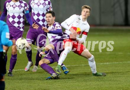 Fussball Sky go Erste Liga. SK Austria Klagenfurt gegen FC Liefering.  Bernd Kager,  (Klagenfurt), Philipp Wiesinger (Liefering). Klagenfurt, am 27.11.2015.
Foto: Kuess
---
pressefotos, pressefotografie, kuess, qs, qspictures, sport, bild, bilder, bilddatenbank