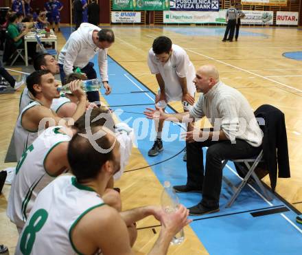 Basketball 2. Bundesliga 2015/16 Grunddurchgang 10.Runde. KOS Celovec gegen Timberwolves. Trainer Rok Zupan (KOS). Klagenfurt, am 28.11.2015.
Foto: Kuess
---
pressefotos, pressefotografie, kuess, qs, qspictures, sport, bild, bilder, bilddatenbank