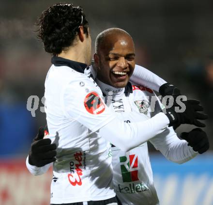 Fussball tipico Bundesliga. RZ Pellets WAC gegen FC Admira Wacker Moedling. Torjubel De Oliveira Silvio Carlos, Ynclan Pajares Jacobo Maria (WAC). Wolfsberg, am 7.11.2015.
Foto: Kuess
---
pressefotos, pressefotografie, kuess, qs, qspictures, sport, bild, bilder, bilddatenbank