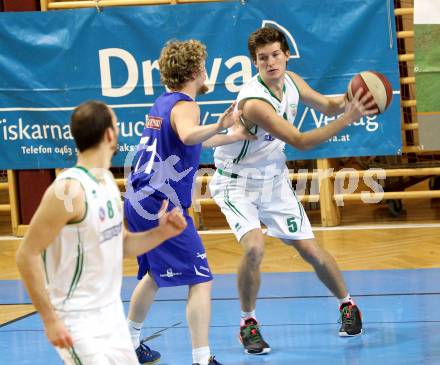 Basketball 2. Bundesliga 2015/16 Grunddurchgang 10.Runde. KOS Celovec gegen Timberwolves. Andi Smrtnik (KOS), Vancura Claudio (Timberwolves). Klagenfurt, am 28.11.2015.
Foto: Kuess
---
pressefotos, pressefotografie, kuess, qs, qspictures, sport, bild, bilder, bilddatenbank