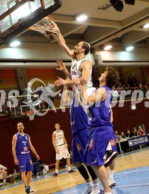 Basketball 2. Bundesliga 2015/16 Grunddurchgang 10.Runde. KOS Celovec gegen Timberwolves. Strazar Jakob (KOS), Philipp DÂ´Angelo (Timberwolves). Klagenfurt, am 28.11.2015.
Foto: Kuess
---
pressefotos, pressefotografie, kuess, qs, qspictures, sport, bild, bilder, bilddatenbank