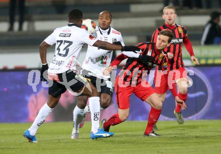 Fussball tipico Bundesliga. RZ Pellets WAC gegen FC Admira Wacker Moedling. Issiaka Ouedraogo, De Oliveira Silvio Carlos,  (WAC), Stephan Zwierschitz  (Moedling). Wolfsberg, am 7.11.2015.
Foto: Kuess
---
pressefotos, pressefotografie, kuess, qs, qspictures, sport, bild, bilder, bilddatenbank