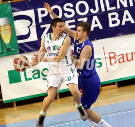 Basketball 2. Bundesliga 2015/16 Grunddurchgang 10.Runde. KOS Celovec gegen Timberwolves. Mali Grega (KOS), Renato Poljak(Timberwolves). Klagenfurt, am 28.11.2015.
Foto: Kuess
---
pressefotos, pressefotografie, kuess, qs, qspictures, sport, bild, bilder, bilddatenbank