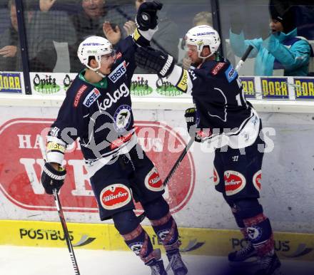 EBEL. Eishockey Bundesliga. EC VSV gegen HC TWK Innsbruck.	 .  Torjubel Miha Verlic, Matt Kelly (VSV). Villach, am 29.11.2015.
Foto: Kuess 


---
pressefotos, pressefotografie, kuess, qs, qspictures, sport, bild, bilder, bilddatenbank