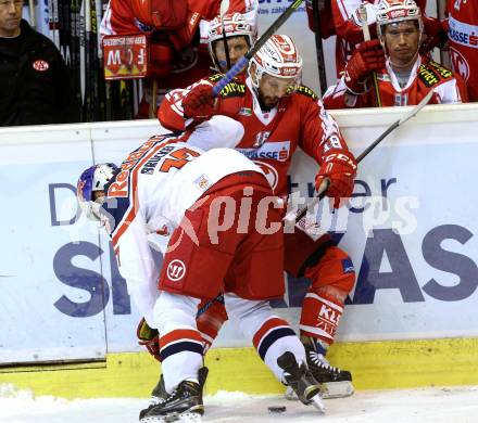 EBEL. Eishockey Bundesliga. KAC gegen 	EC Red Bull Salzburg. Thomas Koch, (KAC), Marco Brucker (Salzburg). Klagenfurt, am 29.11.2015.
Foto: Kuess

---
pressefotos, pressefotografie, kuess, qs, qspictures, sport, bild, bilder, bilddatenbank