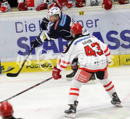 EBEL. Eishockey Bundesliga. EC VSV gegen HC TWK Innsbruck.	 .  Christian Jennes (VSV), HAHN Derek (Innsbruck). Villach, am 29.11.2015.
Foto: Kuess 


---
pressefotos, pressefotografie, kuess, qs, qspictures, sport, bild, bilder, bilddatenbank