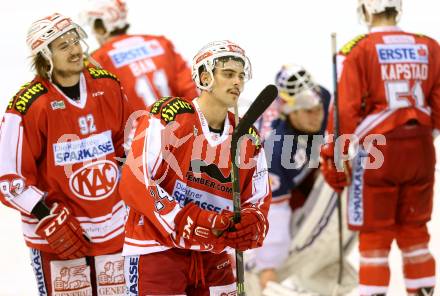 EBEL. Eishockey Bundesliga. KAC gegen 	EC Red Bull Salzburg. Steven Strong, Markus Poeck (KAC). Klagenfurt, am 29.11.2015.
Foto: Kuess

---
pressefotos, pressefotografie, kuess, qs, qspictures, sport, bild, bilder, bilddatenbank