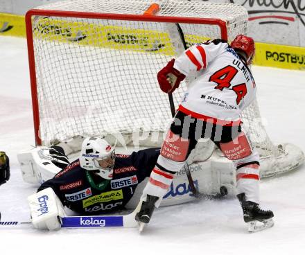 EBEL. Eishockey Bundesliga. EC VSV gegen HC TWK Innsbruck.	 .  Jean Philippe Lamoureux, (VSV), ULMER Jeff (Innsbruck). Villach, am 29.11.2015.
Foto: Kuess 


---
pressefotos, pressefotografie, kuess, qs, qspictures, sport, bild, bilder, bilddatenbank