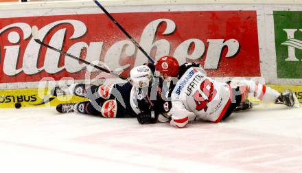 EBEL. Eishockey Bundesliga. EC VSV gegen HC TWK Innsbruck.	 .  Valentin Leiler (VSV), LIFFITON Dave (Innsbruck). Villach, am 29.11.2015.
Foto: Kuess 


---
pressefotos, pressefotografie, kuess, qs, qspictures, sport, bild, bilder, bilddatenbank