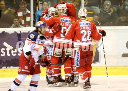 EBEL. Eishockey Bundesliga. KAC gegen 	EC Red Bull Salzburg. Torjubel Manuel Geier, Thomas Koch, Oliver Setzinger, Martin Schumnig,  (KAC). Klagenfurt, am 29.11.2015.
Foto: Kuess

---
pressefotos, pressefotografie, kuess, qs, qspictures, sport, bild, bilder, bilddatenbank