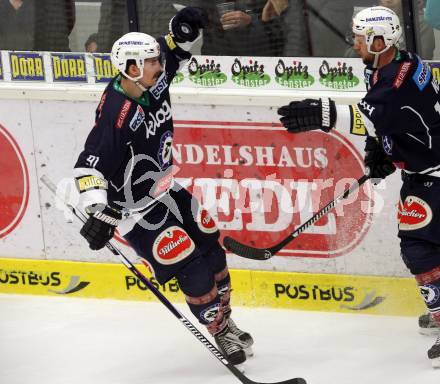 EBEL. Eishockey Bundesliga. EC VSV gegen HC TWK Innsbruck.	 .  Torjubel Miha Verlic, Matt Kelly (VSV). Villach, am 29.11.2015.
Foto: Kuess 


---
pressefotos, pressefotografie, kuess, qs, qspictures, sport, bild, bilder, bilddatenbank