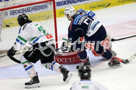 EBEL. Eishockey Bundesliga. EC VSV gegen HDD TELEMACH Olimpija Ljubljana.  Torjubel Rick Schofield,  (VSV), David Planko, Oliver Roy (Laibach). Villach, am 4.12.2015.
Foto: Kuess 


---
pressefotos, pressefotografie, kuess, qs, qspictures, sport, bild, bilder, bilddatenbank