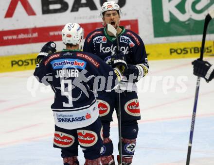 EBEL. Eishockey Bundesliga. EC VSV gegen HDD TELEMACH Olimpija Ljubljana. Torjubel Eric Hunter, Dustin Johner (VSV). Villach, am 4.12.2015.
Foto: Kuess 


---
pressefotos, pressefotografie, kuess, qs, qspictures, sport, bild, bilder, bilddatenbank