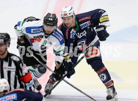 EBEL. Eishockey Bundesliga. EC VSV gegen HDD TELEMACH Olimpija Ljubljana. Dustin Johner, (VSV), Ziga Pesut (Laibach). Villach, am 4.12.2015.
Foto: Kuess 


---
pressefotos, pressefotografie, kuess, qs, qspictures, sport, bild, bilder, bilddatenbank