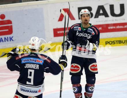 EBEL. Eishockey Bundesliga. EC VSV gegen HDD TELEMACH Olimpija Ljubljana. Torjubel Eric Hunter, Dustin Johner (VSV). Villach, am 4.12.2015.
Foto: Kuess 


---
pressefotos, pressefotografie, kuess, qs, qspictures, sport, bild, bilder, bilddatenbank