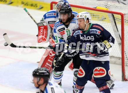 EBEL. Eishockey Bundesliga. EC VSV gegen HDD TELEMACH Olimpija Ljubljana. Dustin Johner, (VSV), David Planko (Laibach). Villach, am 4.12.2015.
Foto: Kuess 


---
pressefotos, pressefotografie, kuess, qs, qspictures, sport, bild, bilder, bilddatenbank