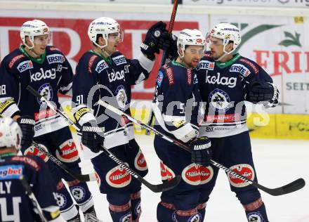 EBEL. Eishockey Bundesliga. EC VSV gegen HDD TELEMACH Olimpija Ljubljana. Torjubel Florian Muehlstein, Eric Hunter, Valentin Leiler, Miha Verlic (VSV). Villach, am 4.12.2015.
Foto: Kuess 


---
pressefotos, pressefotografie, kuess, qs, qspictures, sport, bild, bilder, bilddatenbank