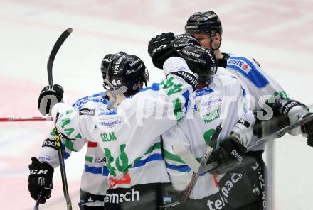 EBEL. Eishockey Bundesliga. EC VSV gegen HDD TELEMACH Olimpija Ljubljana. Torjubel  (Laibach). Villach, am 4.12.2015.
Foto: Kuess 


---
pressefotos, pressefotografie, kuess, qs, qspictures, sport, bild, bilder, bilddatenbank