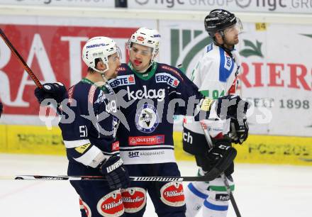 EBEL. Eishockey Bundesliga. EC VSV gegen HDD TELEMACH Olimpija Ljubljana. Torjubel Florian Muehlstein, Eric Hunter (VSV). Villach, am 4.12.2015.
Foto: Kuess 


---
pressefotos, pressefotografie, kuess, qs, qspictures, sport, bild, bilder, bilddatenbank