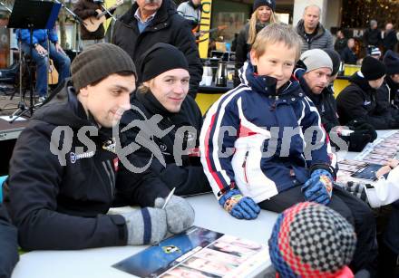 EBEL. Eishockey Bundesliga. VSV Kalenderpraesentation. Florian Muehlstein, Lukas Herzog. Villach, am 5.12.2015.
Foto: Kuess
---
pressefotos, pressefotografie, kuess, qs, qspictures, sport, bild, bilder, bilddatenbank