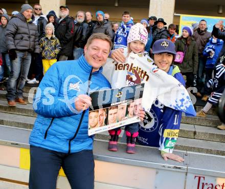 EBEL. Eishockey Bundesliga. VSV Kalenderpraesentation.  Buergermeister Guenther Albel. Villach, am 5.12.2015.
Foto: Kuess
---
pressefotos, pressefotografie, kuess, qs, qspictures, sport, bild, bilder, bilddatenbank