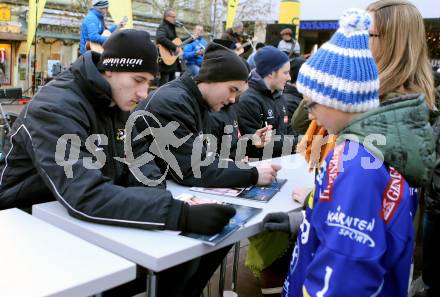 EBEL. Eishockey Bundesliga. VSV Kalenderpraesentation.  Adis Alagic, Ruslan Gelfanov. Villach, am 5.12.2015.
Foto: Kuess
---
pressefotos, pressefotografie, kuess, qs, qspictures, sport, bild, bilder, bilddatenbank