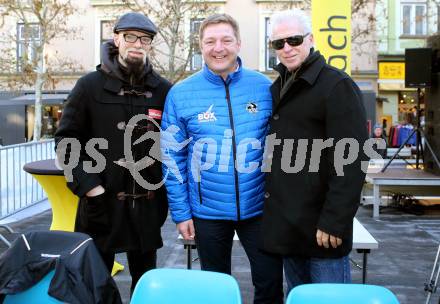 EBEL. Eishockey Bundesliga. VSV Kalenderpraesentation. Co-Trainer Markus Peintner, Buergermeister Guenther Albel, Trainer Greg Holst. Villach, am 5.12.2015.
Foto: Kuess
---
pressefotos, pressefotografie, kuess, qs, qspictures, sport, bild, bilder, bilddatenbank