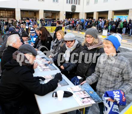 EBEL. Eishockey Bundesliga. VSV Kalenderpraesentation.  . Villach, am 5.12.2015.
Foto: Kuess
---
pressefotos, pressefotografie, kuess, qs, qspictures, sport, bild, bilder, bilddatenbank