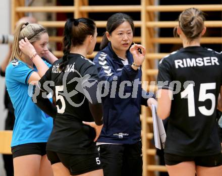 Frauen Volleyball Bundesliga. ATSC Wildcats Klagenfurt gegen Post SV Wien. Trainerin Li Qing (Post). Klagenfurt, am 8.12.2015.
Foto: Kuess
---
pressefotos, pressefotografie, kuess, qs, qspictures, sport, bild, bilder, bilddatenbank