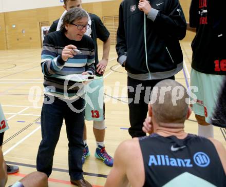 Basketball OEBV Cup. Raiders Villach gegen Mistelbach Mustangs. Trainer Miran Cilensek (Villach). Villach, am 8.12.2015.
Foto: Kuess
---
pressefotos, pressefotografie, kuess, qs, qspictures, sport, bild, bilder, bilddatenbank