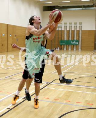 Basketball OEBV Cup. Raiders Villach gegen Mistelbach Mustangs. Simon Finzgar (Villach). Villach, am 8.12.2015.
Foto: Kuess
---
pressefotos, pressefotografie, kuess, qs, qspictures, sport, bild, bilder, bilddatenbank