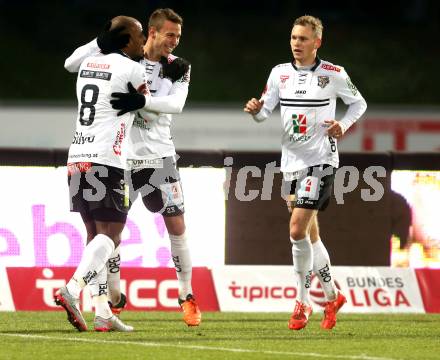 Fussball tipico Bundesliga. RZ Pellets WAC gegen FK Austria Wien. Torjubel De Oliveira Silvio Carlos, Peter Tschernegg, Christoph Rabitsch (WAC). Wolfsberg, am 5.12.2015.
Foto: Kuess
---
pressefotos, pressefotografie, kuess, qs, qspictures, sport, bild, bilder, bilddatenbank