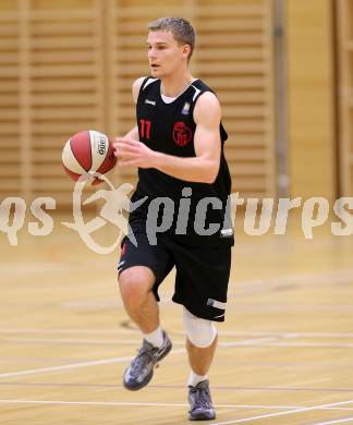 Basketball OEBV Cup. Raiders Villach gegen Mistelbach Mustangs. Michal Semerad  (Mistelbach). Villach, am 8.12.2015.
Foto: Kuess
---
pressefotos, pressefotografie, kuess, qs, qspictures, sport, bild, bilder, bilddatenbank