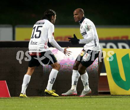 Fussball tipico Bundesliga. RZ Pellets WAC gegen FK Austria Wien. Torjubel De Oliveira Silvio Carlos, Nemanja Rnic (WAC). Wolfsberg, am 5.12.2015.
Foto: Kuess
---
pressefotos, pressefotografie, kuess, qs, qspictures, sport, bild, bilder, bilddatenbank