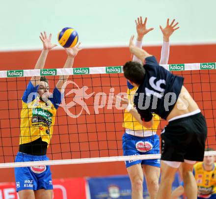 Volleyball Bundesliga. VBK Woerthersee Loewen Klagenfurt gegen SK Posojilnica Aich/Dob. Simon Fruehbauer,  (Woerthersee Loewen), Maximilian Thaller (Aich/Dob). Klagenfurt, am 12.12.2015.
Foto: Kuess
---
pressefotos, pressefotografie, kuess, qs, qspictures, sport, bild, bilder, bilddatenbank