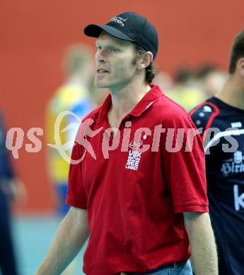 Volleyball Bundesliga. VBK Woerthersee Loewen Klagenfurt gegen SK Posojilnica Aich/Dob. Trainer Christoph Boyd (Woerthersee Loewen). Klagenfurt, am 12.12.2015.
Foto: Kuess
---
pressefotos, pressefotografie, kuess, qs, qspictures, sport, bild, bilder, bilddatenbank