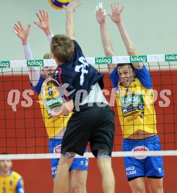 Volleyball Bundesliga. VBK Woerthersee Loewen Klagenfurt gegen SK Posojilnica Aich/Dob. Florian Schnetzer, (Woerthersee Loewen), Peter Wohlfahrtstaetter, Krasnevski Kiryll (Aich/Dob). Klagenfurt, am 12.12.2015.
Foto: Kuess
---
pressefotos, pressefotografie, kuess, qs, qspictures, sport, bild, bilder, bilddatenbank