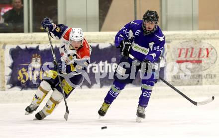 Eishockey Kaerntner Landesklasse Ost. KHC Kappler Club gegen Friesacher AC II. Davis Bischof (Kappel), Andreas Dielacher (Friesach). Althofen, am 12.12.2015.
Foto: Kuess
---
pressefotos, pressefotografie, kuess, qs, qspictures, sport, bild, bilder, bilddatenbank