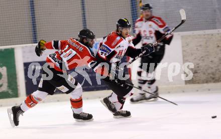 Eishockey Kaerntner Liga Division 2 Ost. HCP Pubersdorf gegen WSG Wietersdorf. Daniel Reiter,  (Pubersdorf), Michael Reichard (Wietersdorf). Voelkermarkt, am 12.12.2015.
Foto: Kuess
---
pressefotos, pressefotografie, kuess, qs, qspictures, sport, bild, bilder, bilddatenbank