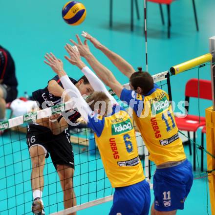 Volleyball Bundesliga. VBK Woerthersee Loewen Klagenfurt gegen SK Posojilnica Aich/Dob. Simon Fruehbauer,  (Woerthersee Loewen), Peter Wohlfahrtstaetter, Danijel Koncilja (Aich/Dob). Klagenfurt, am 12.12.2015.
Foto: Kuess
---
pressefotos, pressefotografie, kuess, qs, qspictures, sport, bild, bilder, bilddatenbank