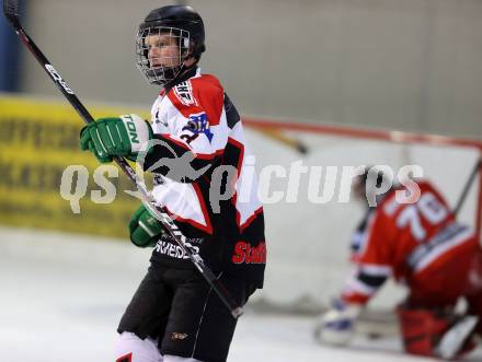 Eishockey Kaerntner Liga Division 2 Ost. HCP Pubersdorf gegen WSG Wietersdorf. Torjubel Hannes Kirchbaumer (Pubersdorf). Voelkermarkt, am 12.12.2015.
Foto: Kuess
---
pressefotos, pressefotografie, kuess, qs, qspictures, sport, bild, bilder, bilddatenbank