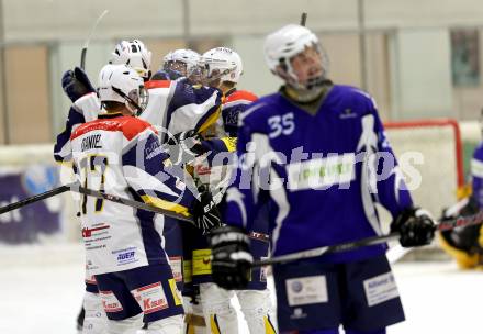 Eishockey Kaerntner Landesklasse Ost. KHC Kappler Club gegen Friesacher AC II. Torjubel Kappel. Althofen, am 12.12.2015.
Foto: Kuess
---
pressefotos, pressefotografie, kuess, qs, qspictures, sport, bild, bilder, bilddatenbank