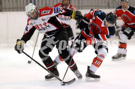 Eishockey Kaerntner Liga Division 2 Ost. HCP Pubersdorf gegen WSG Wietersdorf.  Peter Sprachmann,  (Pubersdorf), Michael Reichard (Wietersdorf). Voelkermarkt, am 12.12.2015.
Foto: Kuess
---
pressefotos, pressefotografie, kuess, qs, qspictures, sport, bild, bilder, bilddatenbank