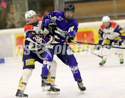 Eishockey Kaerntner Landesklasse Ost. KHC Kappler Club gegen Friesacher AC II.  Daniel Huber,   (Kappel), Georg Steger, (Friesach). Althofen, am 12.12.2015.
Foto: Kuess
---
pressefotos, pressefotografie, kuess, qs, qspictures, sport, bild, bilder, bilddatenbank