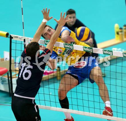 Volleyball Bundesliga. VBK Woerthersee Loewen Klagenfurt gegen SK Posojilnica Aich/Dob. Simon Fruehbauer (Woerthersee Loewen), Mlynarcik Peter (Aich/Dob). Klagenfurt, am 12.12.2015.
Foto: Kuess
---
pressefotos, pressefotografie, kuess, qs, qspictures, sport, bild, bilder, bilddatenbank