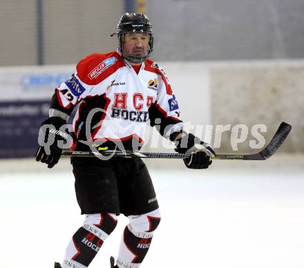 Eishockey Kaerntner Liga Division 2 Ost. HCP Pubersdorf gegen WSG Wietersdorf.  Thomas Garnitschnig (Pubersdorf). Voelkermarkt, am 12.12.2015.
Foto: Kuess
---
pressefotos, pressefotografie, kuess, qs, qspictures, sport, bild, bilder, bilddatenbank