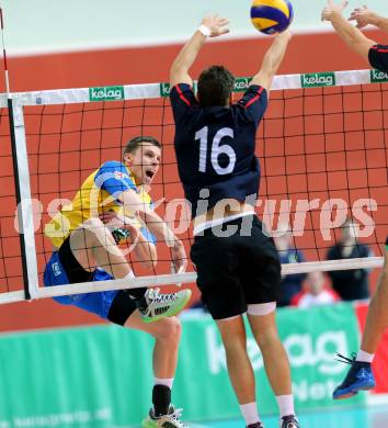 Volleyball Bundesliga. VBK Woerthersee Loewen Klagenfurt gegen SK Posojilnica Aich/Dob. Simon Fruehbauer,  (Woerthersee Loewen), Krasnevski Kiryll (Aich/Dob). Klagenfurt, am 12.12.2015.
Foto: Kuess
---
pressefotos, pressefotografie, kuess, qs, qspictures, sport, bild, bilder, bilddatenbank