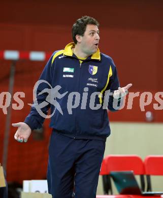 Volleyball Bundesliga. VBK Woerthersee Loewen Klagenfurt gegen SK Posojilnica Aich/Dob. Trainer Hafner Matjaz (Aich/Dob). Klagenfurt, am 12.12.2015.
Foto: Kuess
---
pressefotos, pressefotografie, kuess, qs, qspictures, sport, bild, bilder, bilddatenbank