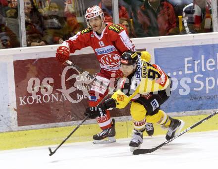 EBEL. Eishockey Bundesliga. KAC gegen 	UPC Vienna Capitals. Stefan Geier,  (KAC), Simon Gamache (Caps). Klagenfurt, am 13.12.2015.
Foto: Kuess

---
pressefotos, pressefotografie, kuess, qs, qspictures, sport, bild, bilder, bilddatenbank