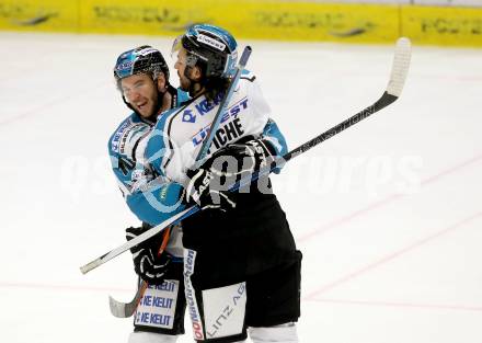 EBEL. Eishockey Bundesliga. EC VSV gegen EHC Liwest Black Wings Linz. Torjubel Sebastie Piche, Marc Andre Dorion (Linz). Villach, am 13.12.2015.
Foto: Kuess 


---
pressefotos, pressefotografie, kuess, qs, qspictures, sport, bild, bilder, bilddatenbank